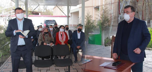 Туман ҳокими ижодкорлар билан учрашди