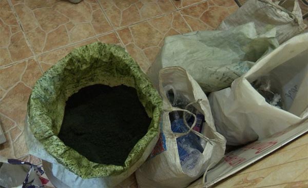 Уйида 1 тонна нос сақлаётган шахс қўлга олинди