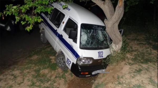 30 кишини тўплаб ифторлик қилаётган оилани тартибга чақирган ИИБ ходимлари тошбўронга учради