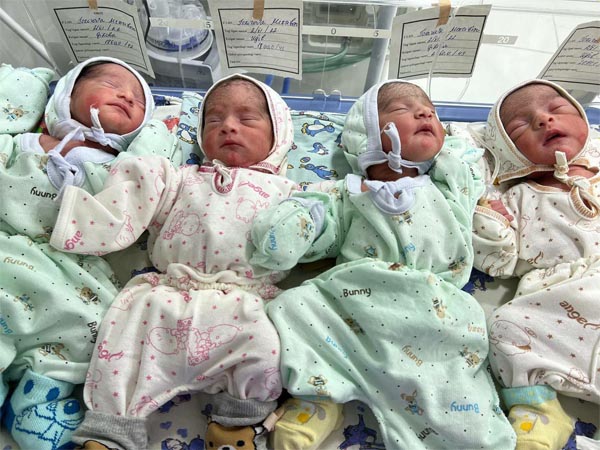 Самарқандда тўрт эгизак чақалоқлар дунёга келди