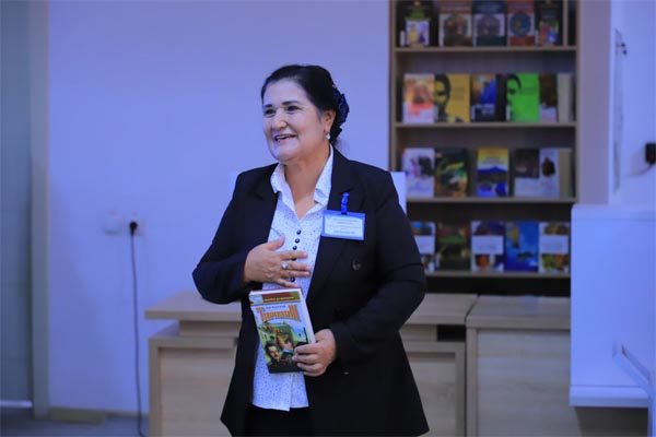 Shoira Chuliyeva viloyatda “Yilning eng yaxshi kutubxonachisi”