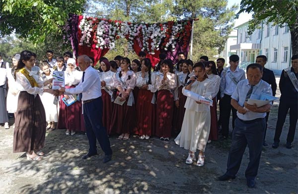 Kattaqo‘rg‘onda “So‘nggi qo‘ng‘iroq” jarangladi